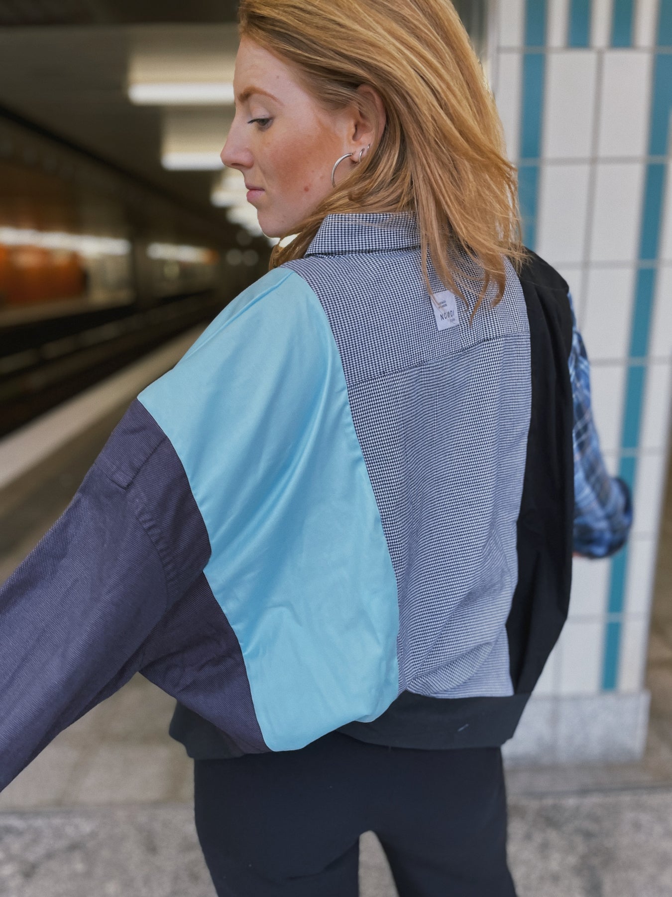 Nonoi Studio Blouson // Schwarz + Türkis // Onesize