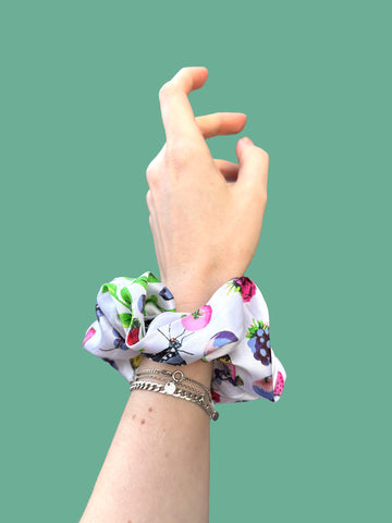 BLUMY SCRUNCHIE // SEIDE