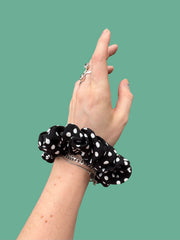DOTTY SCRUNCHIE // VISKOSE