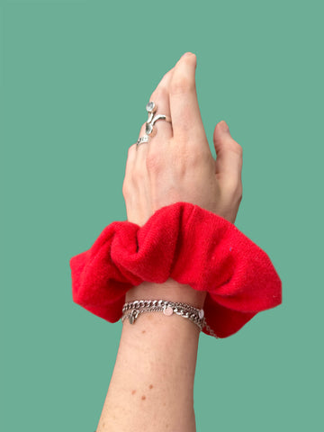 MILA SCRUNCHIE ROT // KASCHMIR