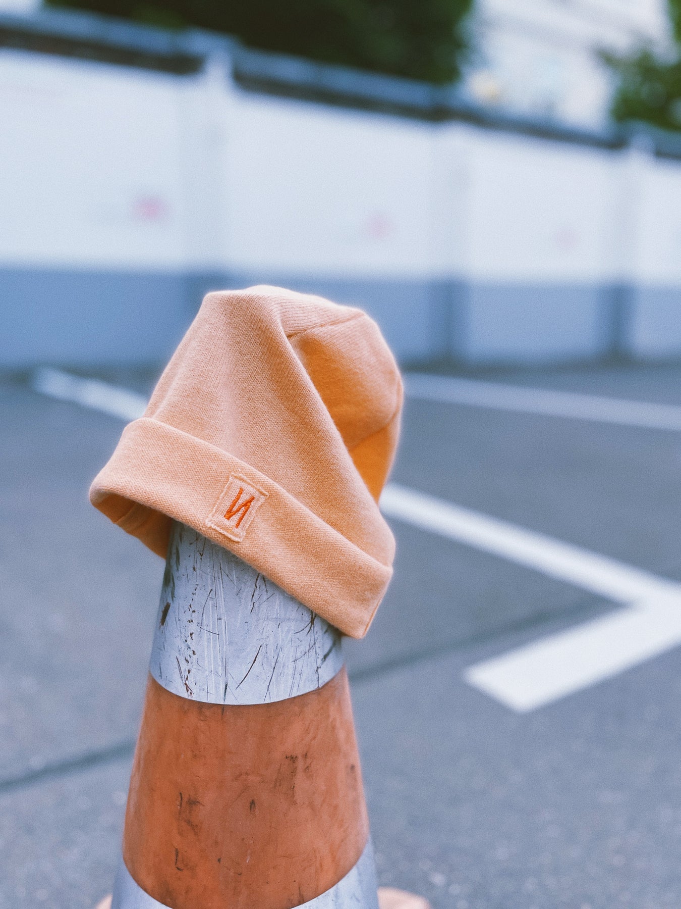 Nonoi Studio MÜTZE "HORA" PASTELLORANGE AUS KASCHMIR