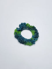 Blau-grünes Häkel-Scrunchie "GRILLY"  // Baumwolle